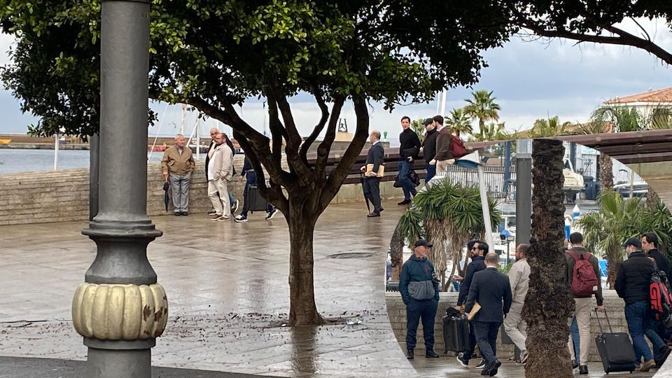 Alvise, de paseo con Goñi y el Pequeño Nicolás por Ceuta.