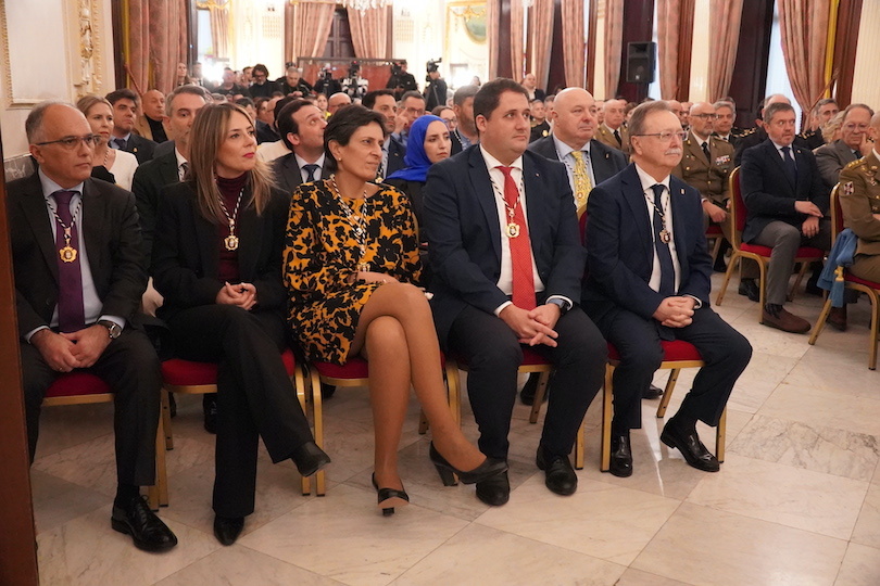 Acto de entrega de la Medalla de Oro de la Ciudad a la Policía Nacional.