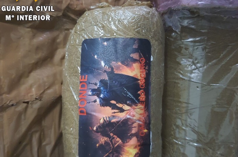 Parte del contenido de los fardos.