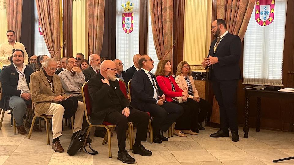 La Hermandad del Rocío presenta el cartel conmemorativo y pregoneros de Pentecostés1
