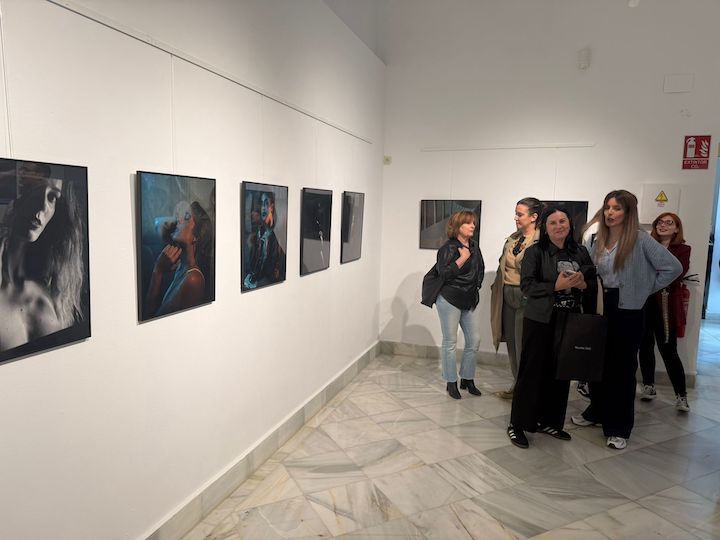 Exposición de fotos y dibujos Femme, de Paco Bernal y J.J. Morales1