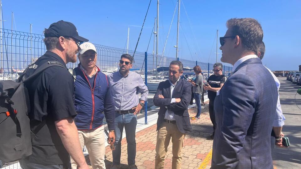 El 'Elina', un barco 100% eléctrico de los astilleros 'Candela' recala en el Puerto Deportivo de Ceuta karim bulaix camara de comercio pablo guerra  Gustav Hasselskog