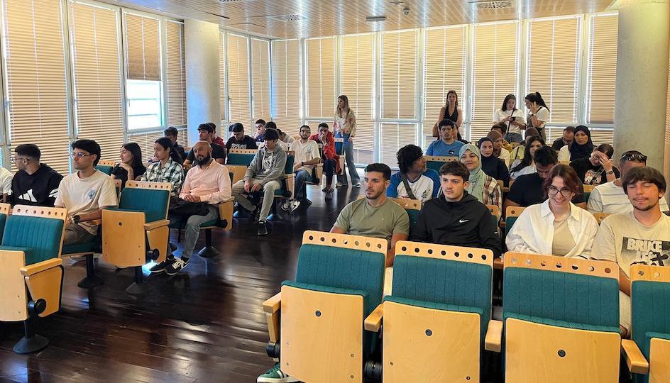 Asistentes al acto de presentación de la Red Compensa.