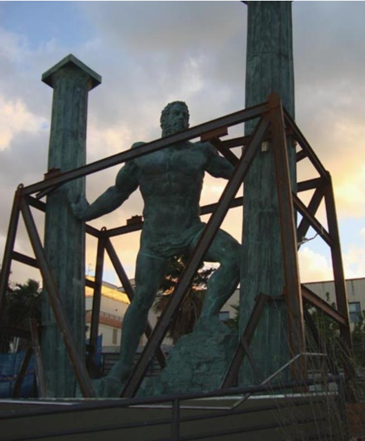Jaula con la que se trasladó 'Las columnas de Hércules'