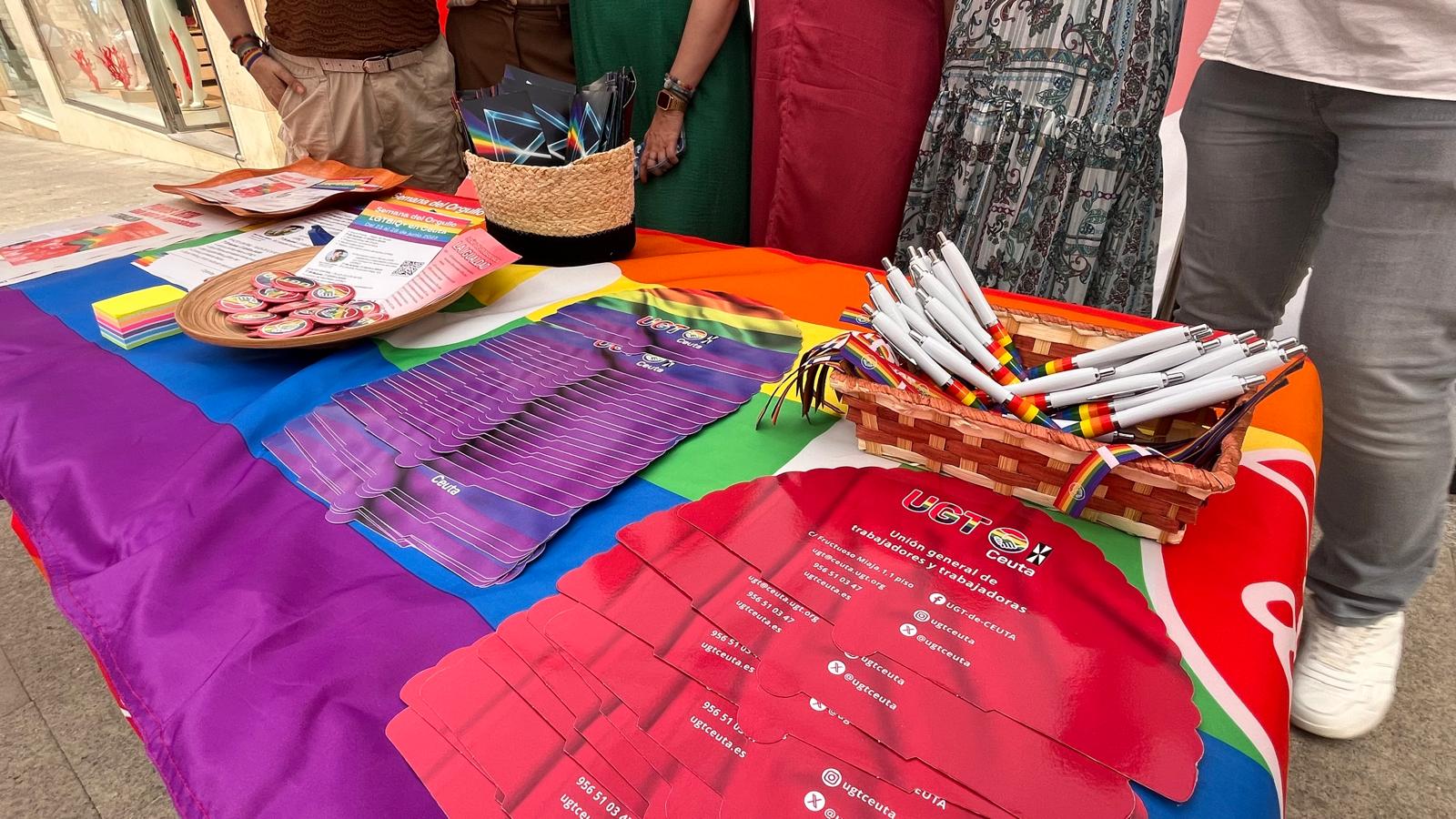 Merchadising de UGT por la Semana del Orgullo