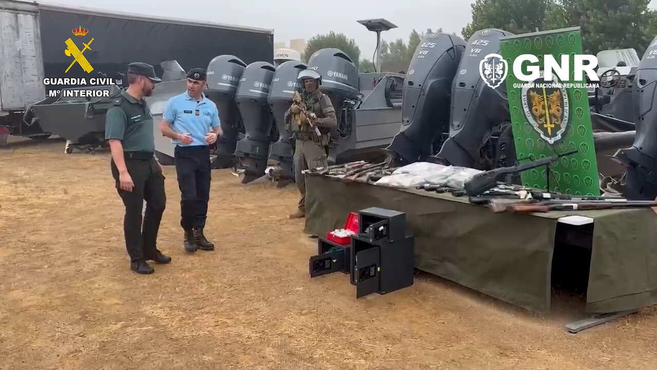 Parte de la mercancía incautada. / G.C.