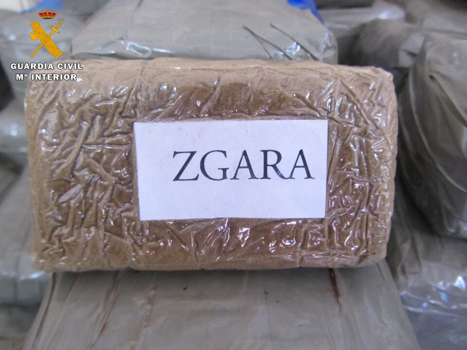 Hachís encontrado por la Guardia Civil en dobles fondos / G.C.
