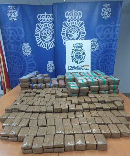 Doscientos kilos de hachís intervenidos por la Policía Nacional en el Tarajal / P.N.