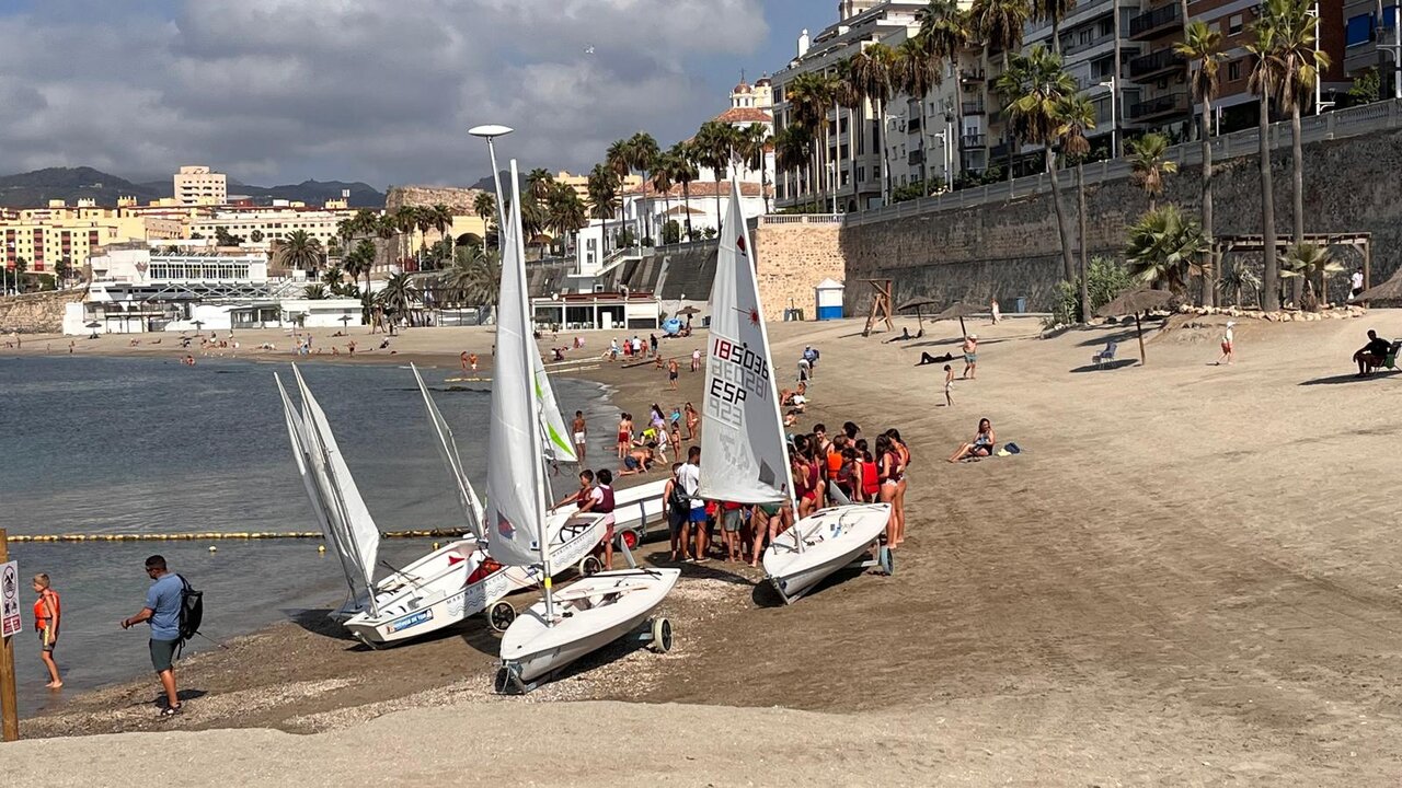 barco vela deporte nautico playa ribera actividades