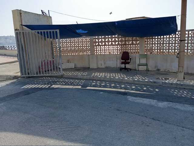 El toldo anteriormente instalado para los vigilantes de seguridad del Tarajal / UGT