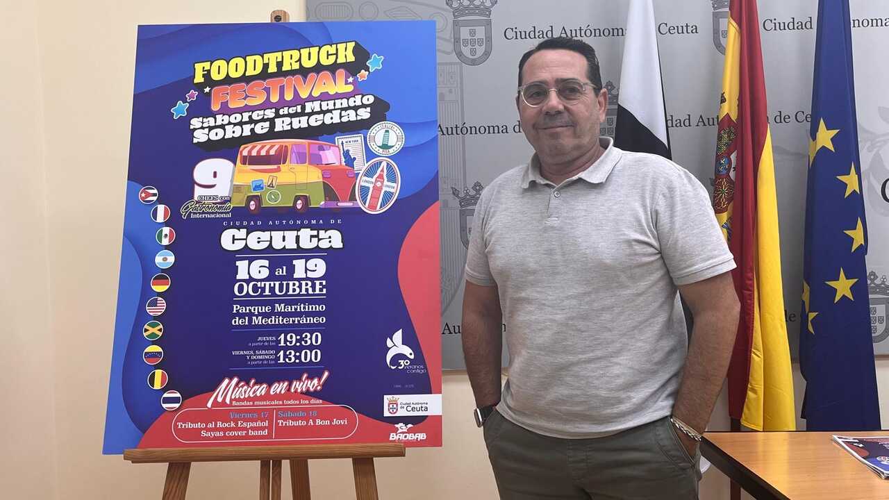 Rafael Montero, gerente del Parque Marítimo, presenta el Foodtruck Festival