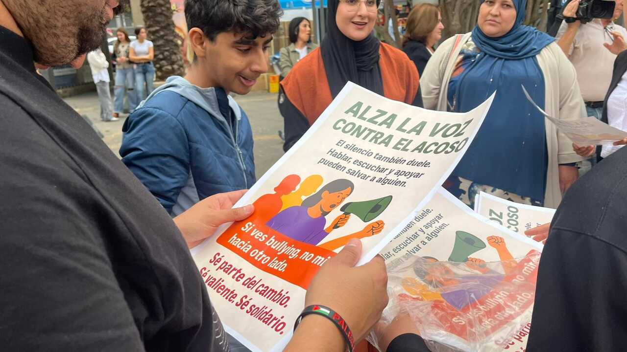 Manifestación del sindicato de estudiantes tras el suicidio de Sandra Peña.18
