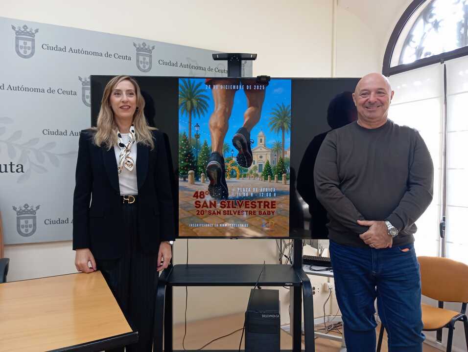 El consejero de Deportes, Nicola Cecchi y Araceli García, gerente del ICD en la presentación de la San Silvestre / Cedida