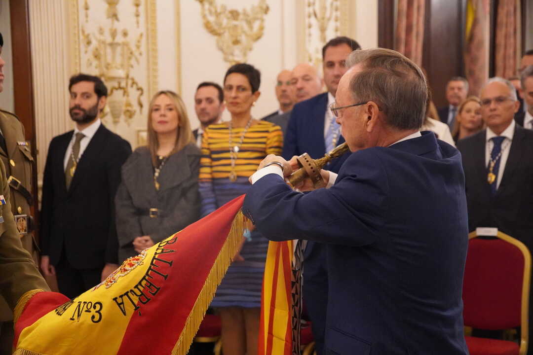 Entrega de la medalla de plata de la Ciudad a Montesa 3.11