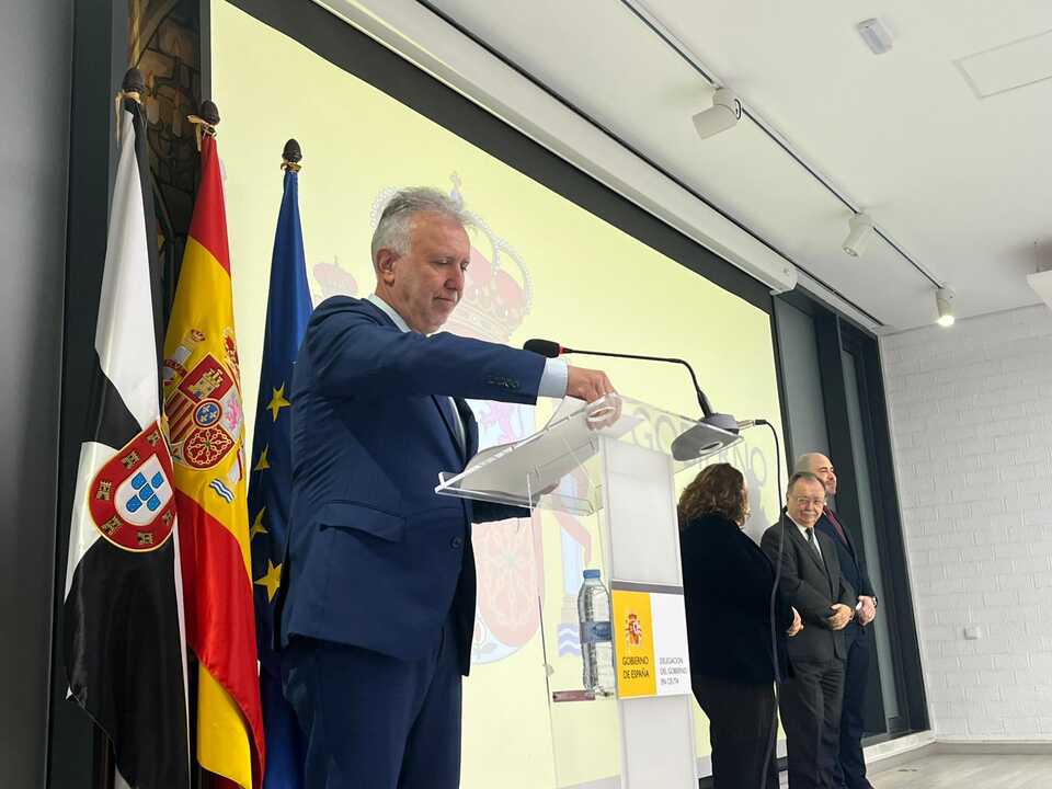Toma de posesión de Miguel Ángel Pérez Triano.16