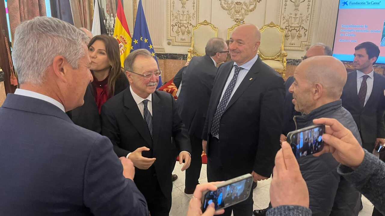 Acto de la Fundación La Caixa en la Asamblea de Ceuta.