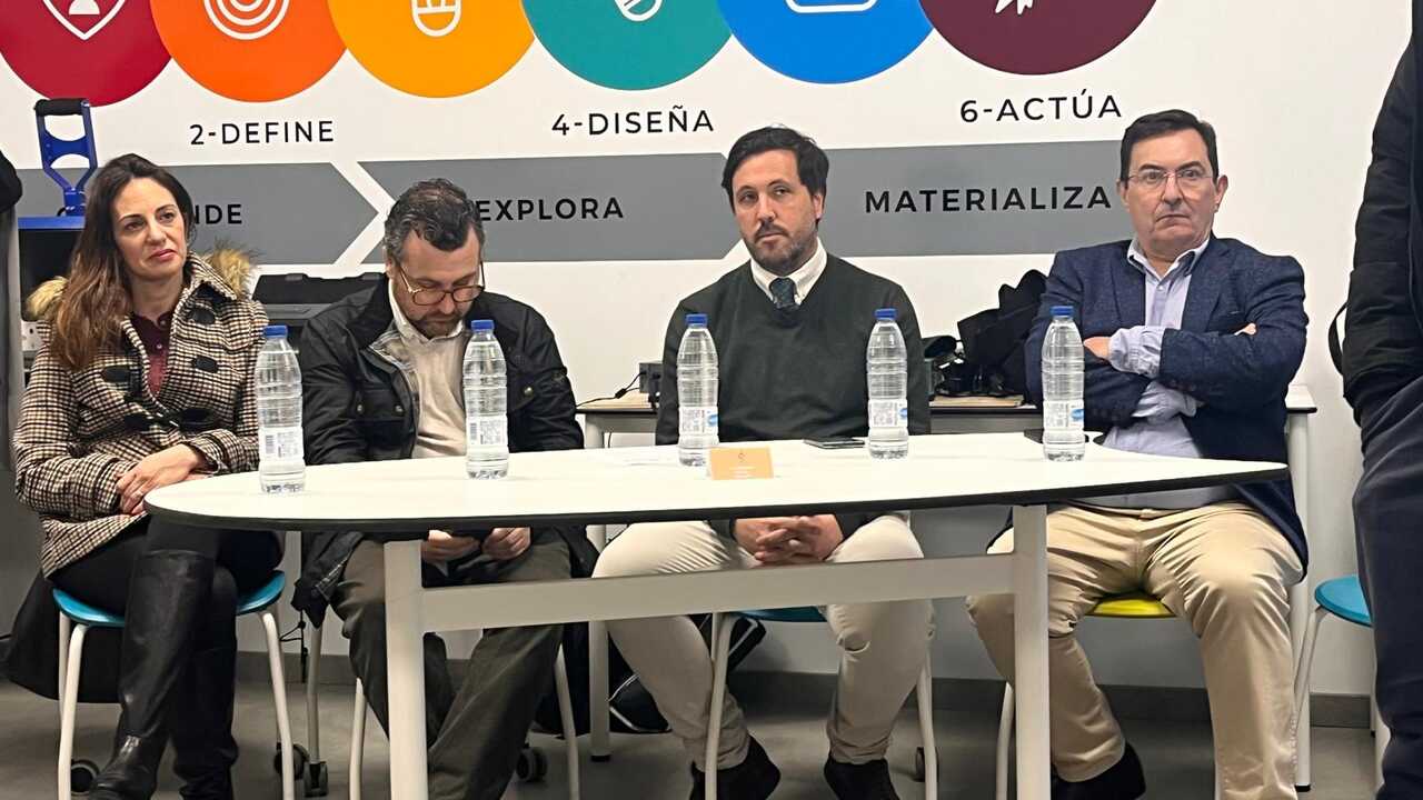 Presentación de “La Agencia Digital del CIFP”, reconocido como proyecto innovador por reconocido por CaixaBank Dualiza y FPEmpresa (4)