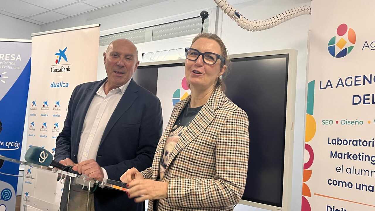 Presentación de “La Agencia Digital del CIFP”, reconocido como proyecto innovador por reconocido por CaixaBank Dualiza y FPEmpresa (6)