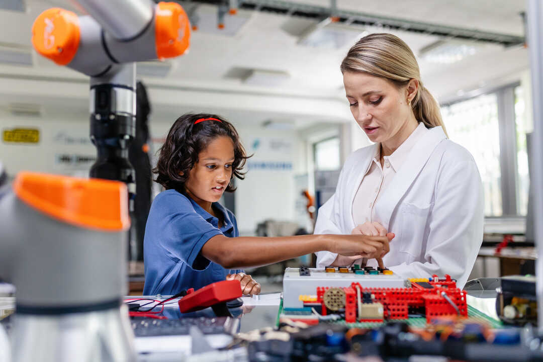 Olimpiadas Internacionales de Tecnología para niños robots digital laboratorio ciencia STEAM (1)
