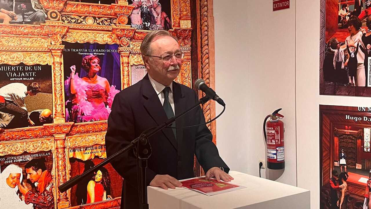  Inauguración de la exposición “42 años de teatro bajo la dirección de Manuel Merlo (1984-2026)” (3)