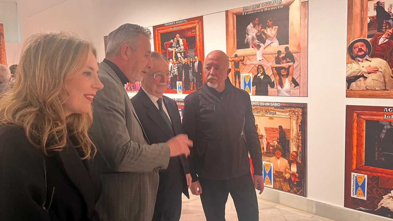  Inauguración de la exposición “42 años de teatro bajo la dirección de Manuel Merlo (1984-2026)” (9)