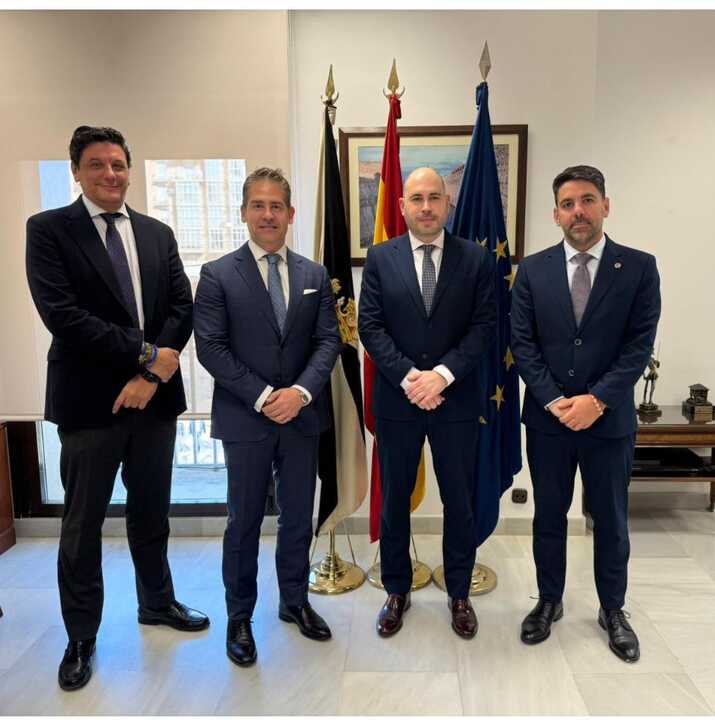 Reunión entre Delegación y la Cámara de Comercio