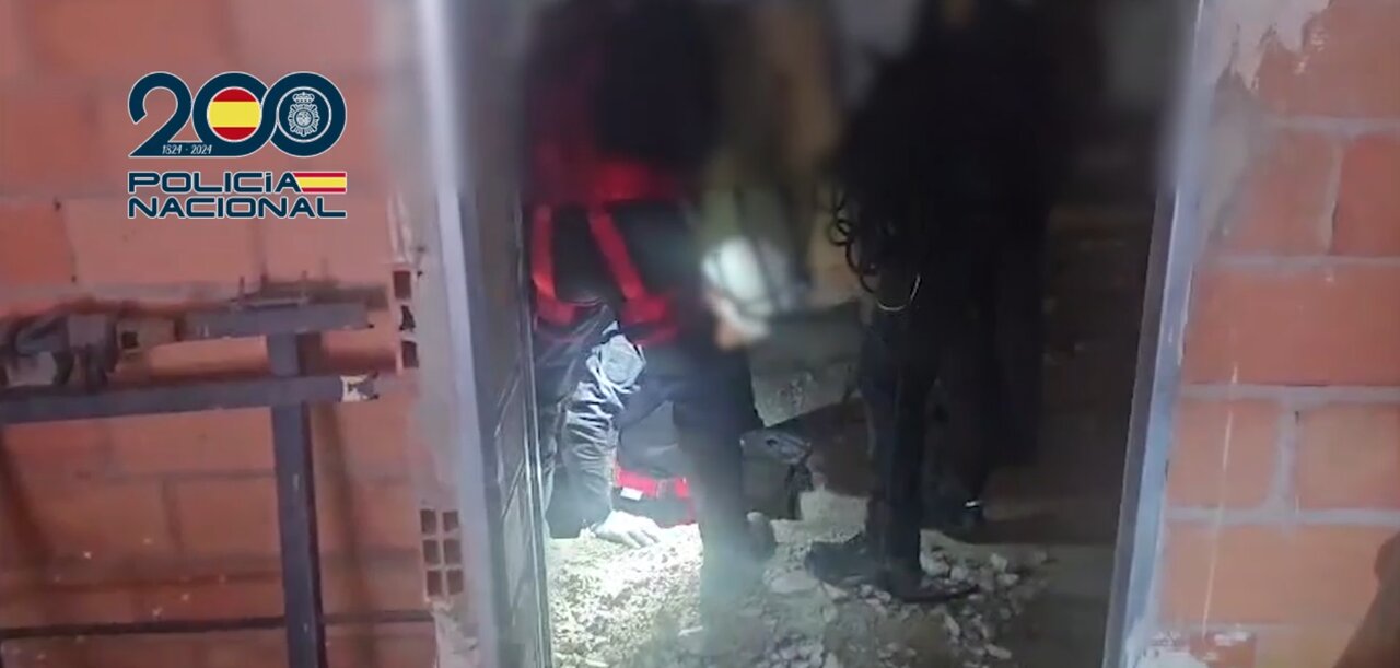 Imágenes facilitadas por la Policía Nacional del segundo narcotúnel encontrado en el polígono del Tarajal (5)