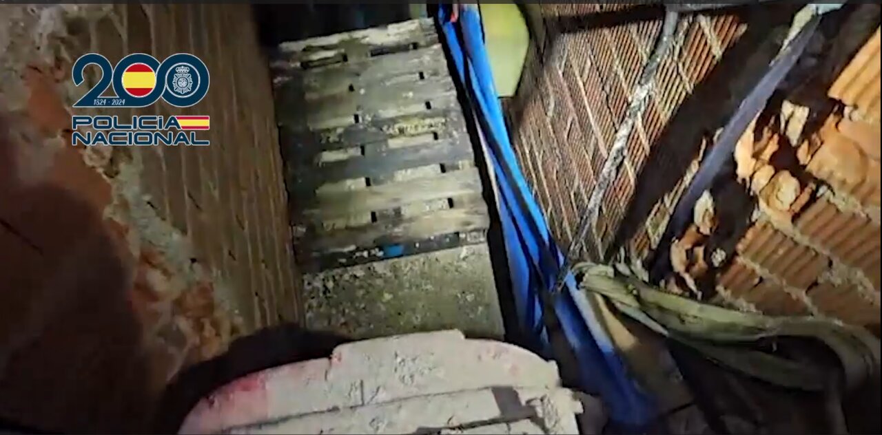 Imágenes facilitadas por la Policía Nacional del segundo narcotúnel encontrado en el polígono del Tarajal (9)