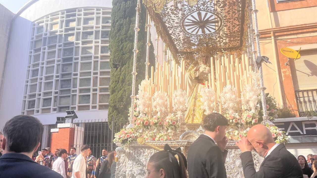 El 'Encuentro Chico' entre el Cristo de la Encrucijada y María Santísima de las Lágrimas en la Semana Santa 2026  (32)