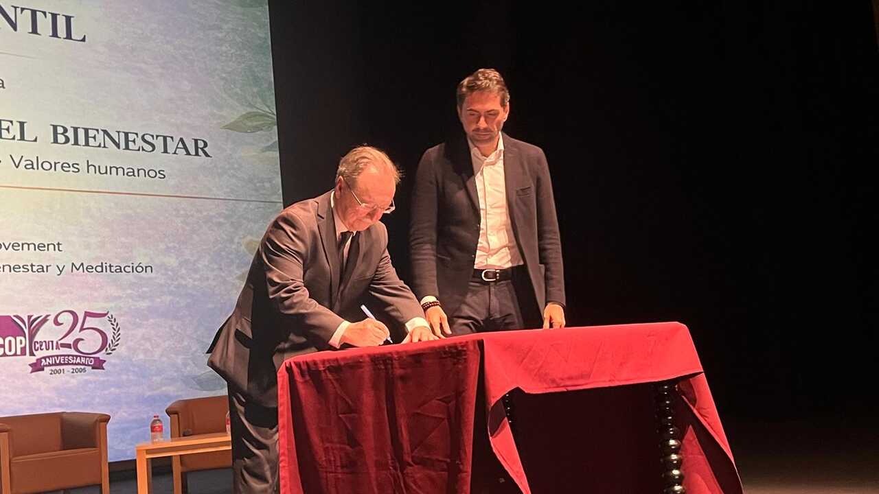 Juan Vivas y Daniel Lumera en la declaración oficial de Ceuta como 'Ciudad Gentil'