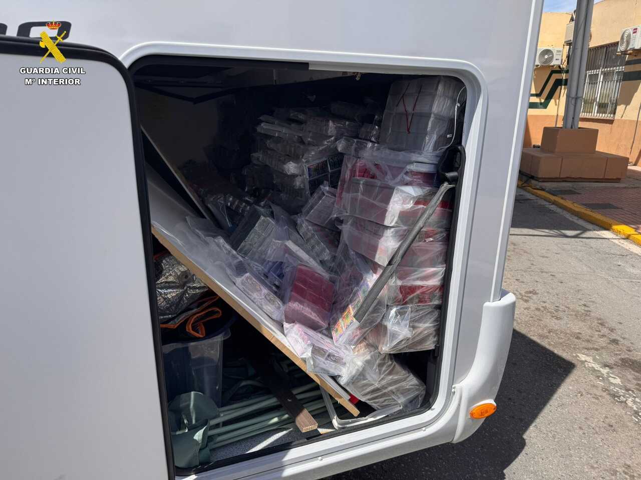 Autocaravana intervenida con droga por la Guardia Civil / GC
