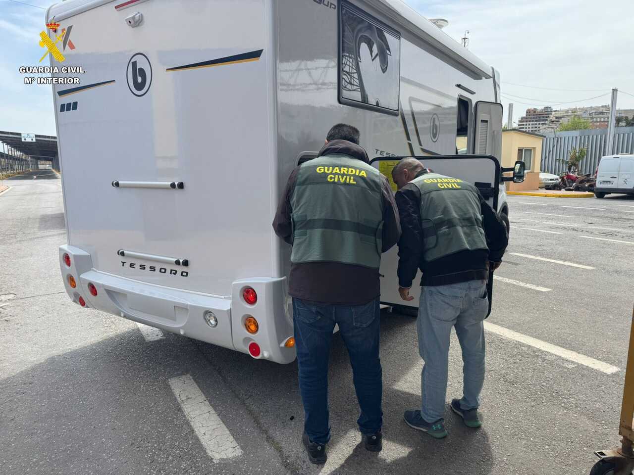 Autocaravana intervenida con droga por la Guardia Civil / GC