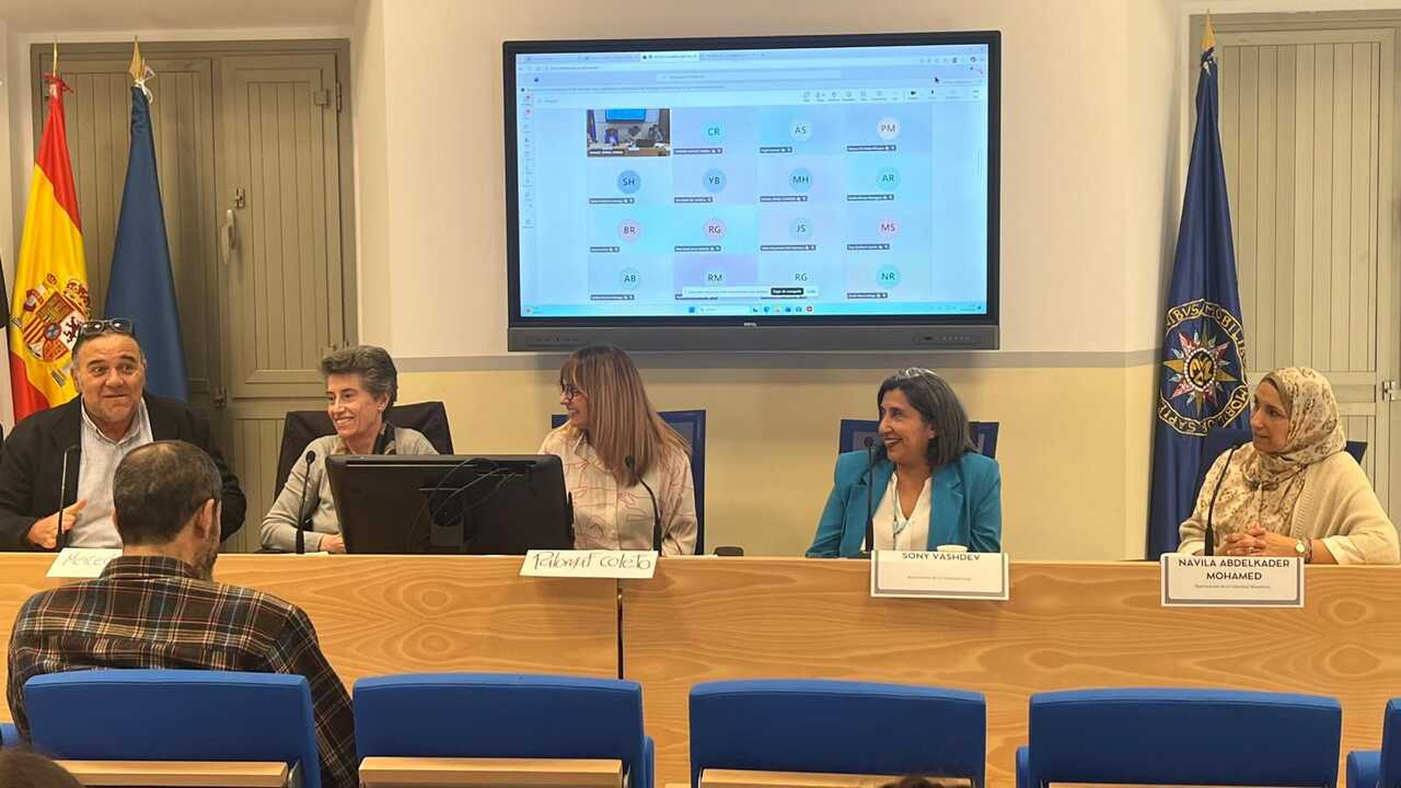 Por la izquierda, Asher Bentolila, Mercedes Canga, Paloma Fernández, Sony Vasdev y Navila Abdelkader.