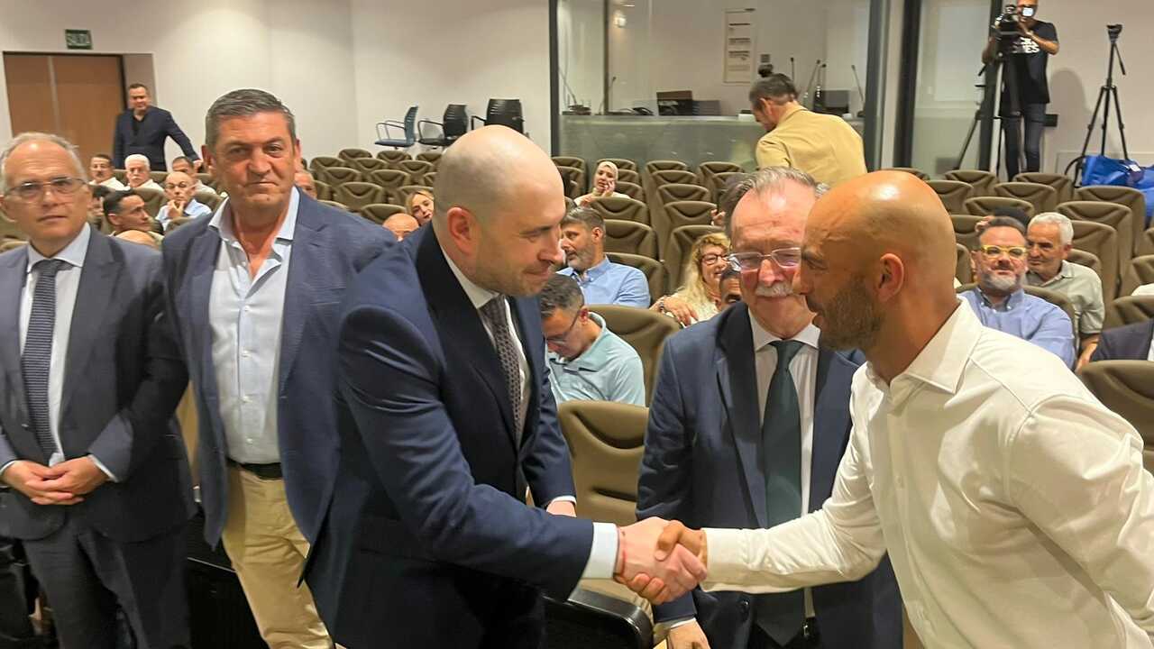 Homenaje a Regulares y a Bilal Ahmed. 3