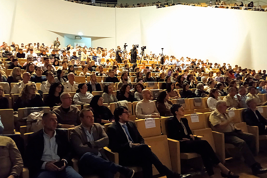 Inauguración de la presentación de Universidad PYME / César Martín